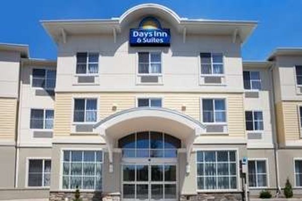 Days Inn & Suites Altoona (Bellwood)